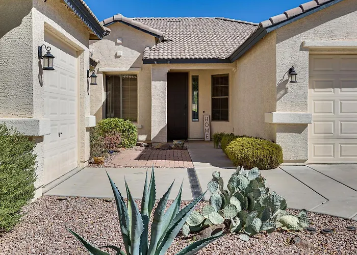 4 Mi To Stadium! W/ Furnished Patio *