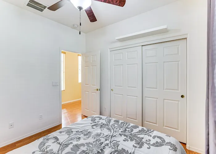 4 Mi To Stadium! W/ Furnished Patio *