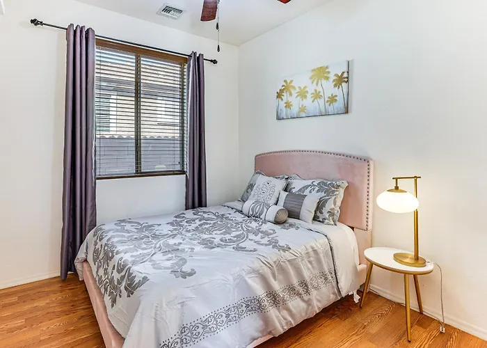 Ferienhaus 4 Mi To Stadium! W/ Furnished Patio *