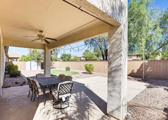4 Mi To Stadium! W/ Furnished Patio *
