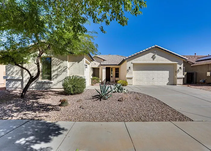 Ferienhaus 4 Mi To Stadium! W/ Furnished Patio *