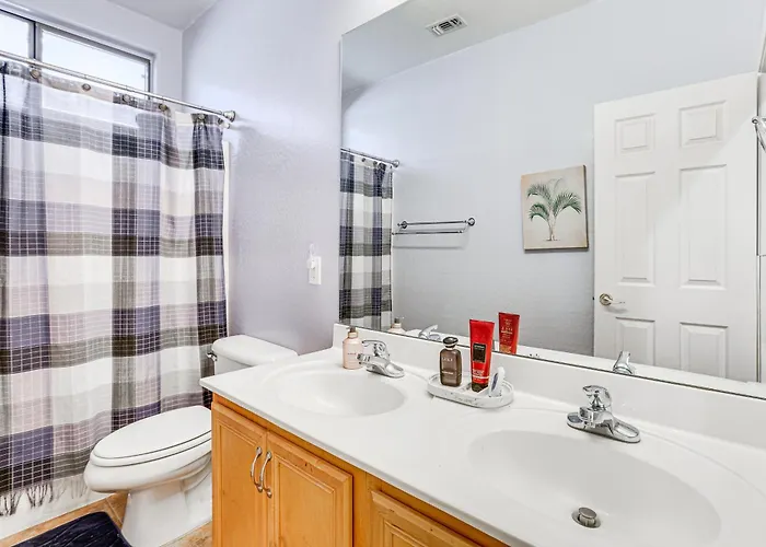 4 Mi To Stadium! W/ Furnished Patio *