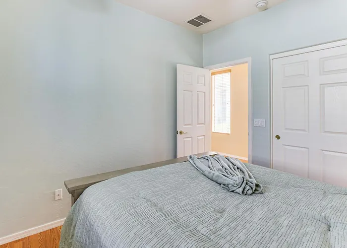 Ferienhaus 4 Mi To Stadium! W/ Furnished Patio
